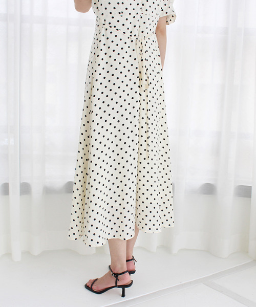 MODE ROBE（モードローブ）の「パフショルダ―ドットワンピース（ワンピース・レディース・ブラック/アイボリー・FREE）」の12枚目の写真