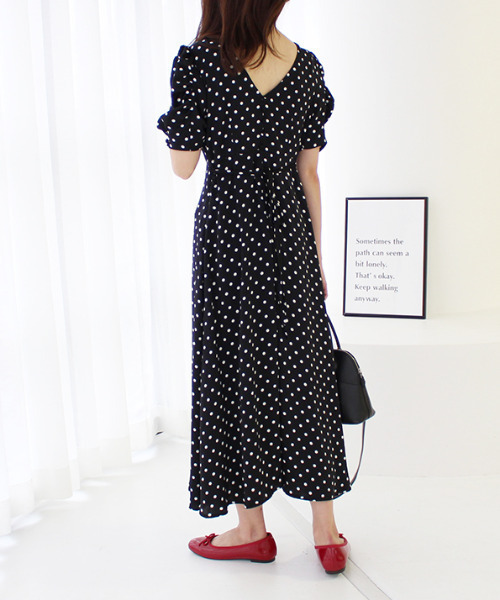 MODE ROBE（モードローブ）の「パフショルダ―ドットワンピース（ワンピース・レディース・ブラック/アイボリー・FREE）」の15枚目の写真