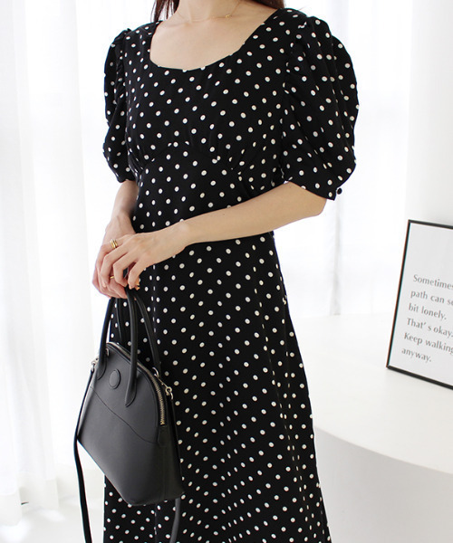 MODE ROBE（モードローブ）の「パフショルダ―ドットワンピース（ワンピース・レディース・ブラック/アイボリー・FREE）」の16枚目の写真