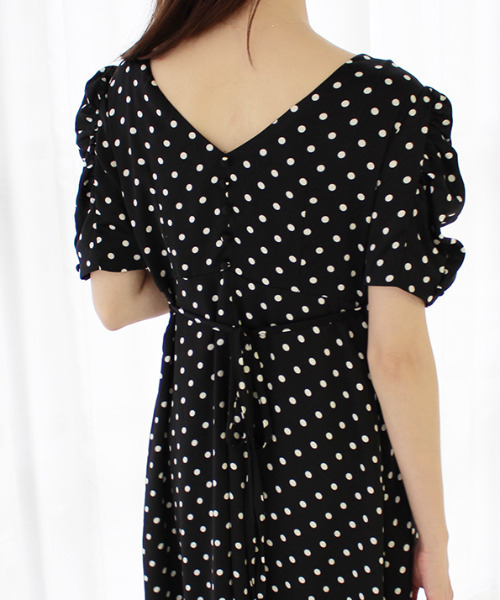 MODE ROBE（モードローブ）の「パフショルダ―ドットワンピース（ワンピース・レディース・ブラック/アイボリー・FREE）」の17枚目の写真