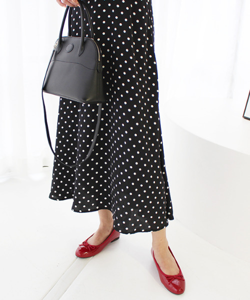 MODE ROBE（モードローブ）の「パフショルダ―ドットワンピース（ワンピース・レディース・ブラック/アイボリー・FREE）」の18枚目の写真