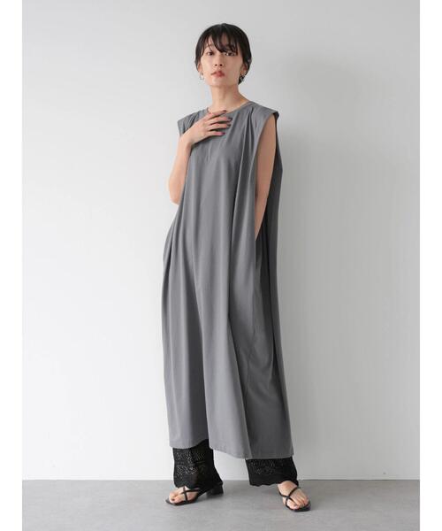 AMERICAN HOLIC（アメリカンホリック）の「ショルダータックノースリーブカットワンピース（ワンピース・レディース・チャコールグレー/ブラック/ネイビー/レッド/グレイッシュベージュ・M/L）」の8枚目の写真