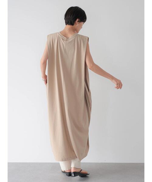 AMERICAN HOLIC（アメリカンホリック）の「ショルダータックノースリーブカットワンピース（ワンピース・レディース・チャコールグレー/ブラック/ネイビー/レッド/グレイッシュベージュ・M/L）」の20枚目の写真