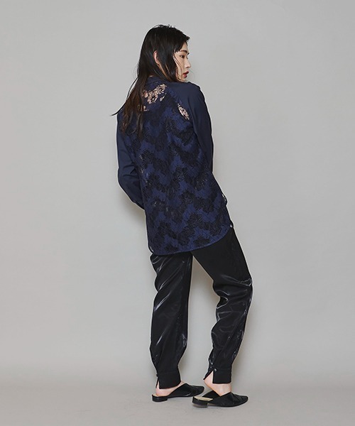 lautreamont BLEUBLANC（ロートレアモンブルーブラン）の「<lautreamont BLEUBLANC>ラグランスリーブレースシャツ≪洗濯機で洗える≫（シャツ/ブラウス・レディース・ネイビー/イエロー・11号/9号）」の4枚目の写真