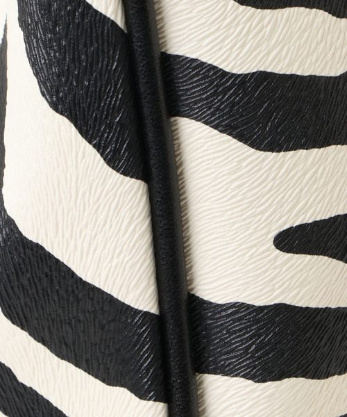 VENCEEXCHANGE（ヴァンスエクスチェンジ）の「【メディア紹介商品】ラウンドポーチ付き2WAYバッグ（ショルダーバッグ・レディース・ブラック/グレー/その他1/その他2・FREE）」の7枚目の写真