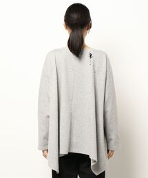 ハンカチーフヘムトップス