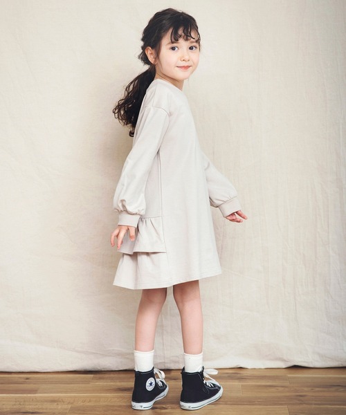 BRANSHES（ブランシェス）の「【WEB限定】バック裾フリルデザイン長袖ワンピース（ワンピース・キッズ・チャコールグレー/ライトベージュ/ラベンダー/ピンク・110/120/130/140/100/150）」の21枚目の写真