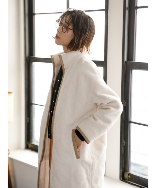 koe(コエ)の「合皮パイピングキルティング中綿コート*(ステンカラーコート・レディース・グレイッシュベージュ/オフホワイト・FREE)」の14枚目の写真