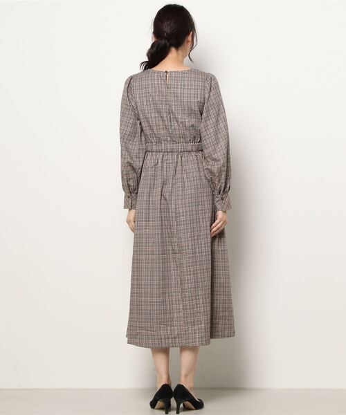 ehka sopo(エヘカソポ)の「チェックパフスリーブワンピース(ワンピース・レディース・ベージュ/グレー/キナリ・フリ-)」の5枚目の写真