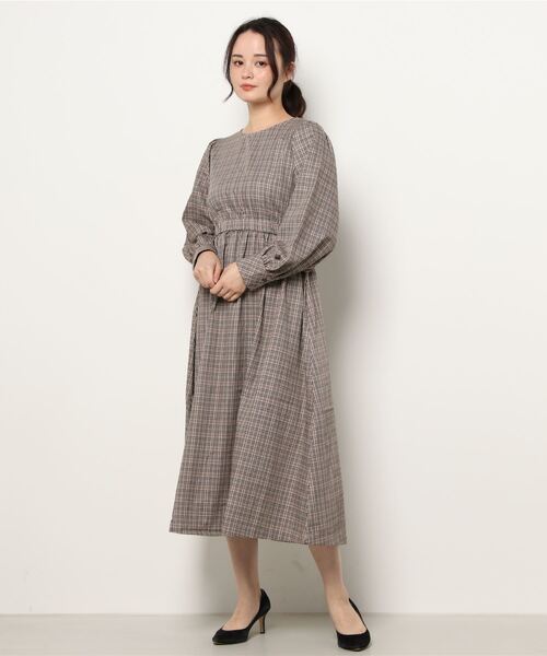 ehka sopo(エヘカソポ)の「チェックパフスリーブワンピース(ワンピース・レディース・ベージュ/グレー/キナリ・フリ-)」の7枚目の写真