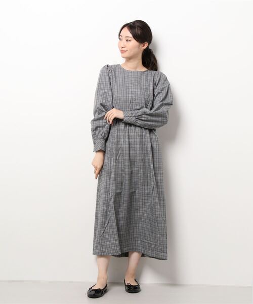 ehka sopo(エヘカソポ)の「チェックパフスリーブワンピース(ワンピース・レディース・ベージュ/グレー/キナリ・フリ-)」の8枚目の写真
