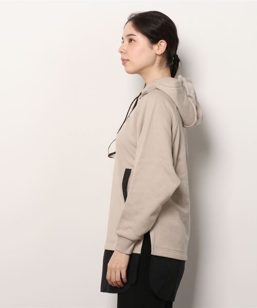 Reebok(リーボック)の「クラシックス キャンピング フーデッド スウェットシャツ / Classics Camping Hooded Sweatshirt(パーカー・レディース・ベージュ・SMALL/MEDIUM/LARGE/X-LARGE)」の2枚目の写真