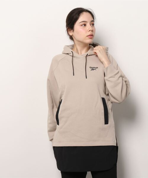 Reebok(リーボック)の「クラシックス キャンピング フーデッド スウェットシャツ / Classics Camping Hooded Sweatshirt(パーカー・レディース・ベージュ・SMALL/MEDIUM/LARGE/X-LARGE)」の5枚目の写真