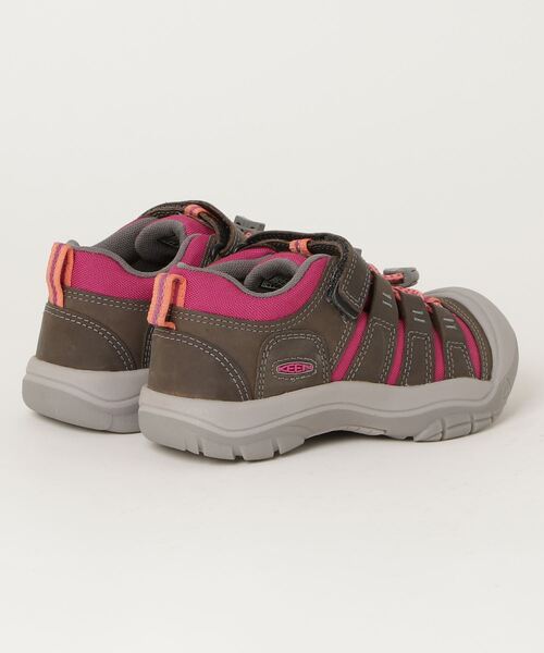 KEEN(キーン)の「キーン KEEN NEWPORT SHOE C-GREY/VERY BERRY(その他シューズ・キッズ・その他・18.0cm/18.5cm/19.5cm/16.0cm/17.0cm)」の3枚目の写真
