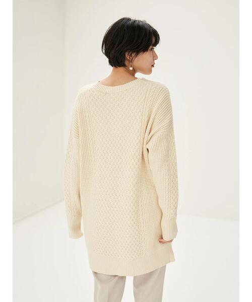 YECCA VECCA（イェッカヴェッカ）の「・Vネックケーブルニットチュニック＊（ニット/セーター・レディース・アイボリー/チャコールグレー/モカ/ラベンダー・FREE）」の21枚目の写真