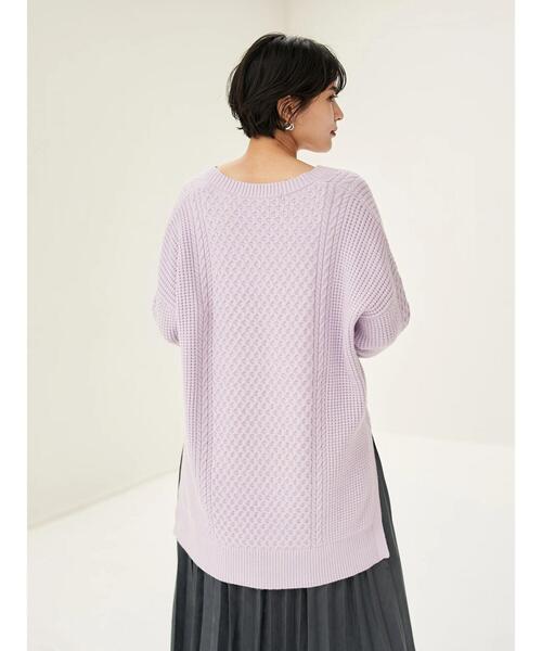YECCA VECCA（イェッカヴェッカ）の「・Vネックケーブルニットチュニック＊（ニット/セーター・レディース・アイボリー/チャコールグレー/モカ/ラベンダー・FREE）」の17枚目の写真