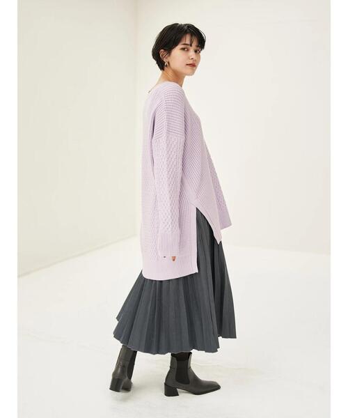 YECCA VECCA（イェッカヴェッカ）の「・Vネックケーブルニットチュニック＊（ニット/セーター・レディース・アイボリー/チャコールグレー/モカ/ラベンダー・FREE）」の7枚目の写真