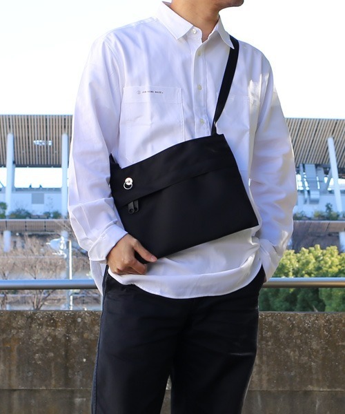 JAM HOME MADE(ジャムホームメイド)の「日本製 エココーデュラ シンプル サコッシュ ショルダーバッグ ブランド オリジナル メンズ(ショルダーバッグ・メンズ・ブラック・ONE SIZE)」の14枚目の写真