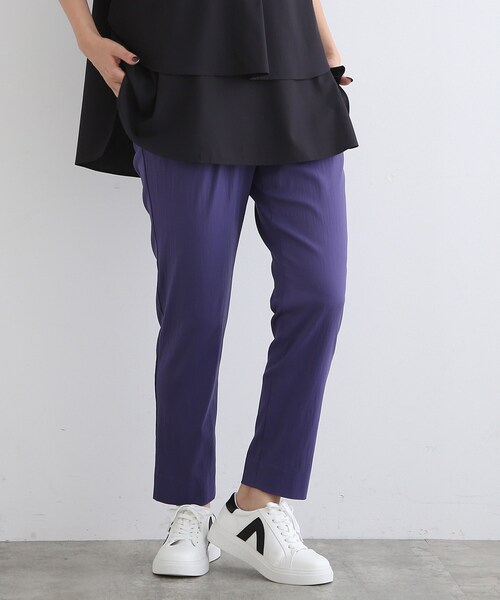 INDIVI（インディヴィ）の「◆【褒められパンツ/洗える】タックテーパードパンツ（その他パンツ・レディース・チャコールグレー/ライトグリーン系/ベビーピンク/ライトブルー/ブラック/オリーブ/ライトパープル/ブラウン系その他/ブルー系5/カーキ系3/ホワイト系/レッド系1/ダークグリーン/モスグリーン/ブラウン系/パープル系4・38/13/19/03/12/05/34/42/36/40/15 /17）」の14枚目の写真