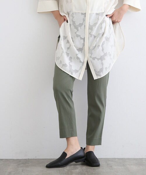 INDIVI（インディヴィ）の「◆【褒められパンツ/洗える】タックテーパードパンツ（その他パンツ・レディース・チャコールグレー/ライトグリーン系/ベビーピンク/ライトブルー/ブラック/オリーブ/ライトパープル/ブラウン系その他/ブルー系5/カーキ系3/ホワイト系/レッド系1/ダークグリーン/モスグリーン/ブラウン系/パープル系4・38/13/19/03/12/05/34/42/36/40/15 /17）」の8枚目の写真