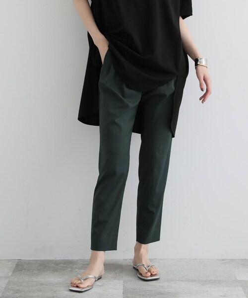 INDIVI（インディヴィ）の「◆【褒められパンツ/洗える】タックテーパードパンツ（その他パンツ・レディース・チャコールグレー/ライトグリーン系/ベビーピンク/ライトブルー/ブラック/オリーブ/ライトパープル/ブラウン系その他/ブルー系5/カーキ系3/ホワイト系/レッド系1/ダークグリーン/モスグリーン/ブラウン系/パープル系4・38/13/19/03/12/05/34/42/36/40/15 /17）」の6枚目の写真