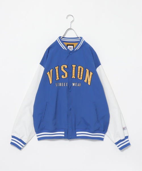 VENCEEXCHANGE（ヴァンスエクスチェンジ）の「VISION STREET WEAR　ビジョンストリートウエア ナイロンカレッジロゴスタジャン　　オーバーサイズ/ビッグシルエット/アメカジ/ストリート/（スタジャン・メンズ・ブラック/グリーン/ブルー/オフホワイト・M/L）」の4枚目の写真