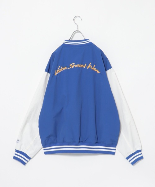 VENCEEXCHANGE（ヴァンスエクスチェンジ）の「VISION STREET WEAR　ビジョンストリートウエア ナイロンカレッジロゴスタジャン　　オーバーサイズ/ビッグシルエット/アメカジ/ストリート/（スタジャン・メンズ・ブラック/グリーン/ブルー/オフホワイト・M/L）」の15枚目の写真
