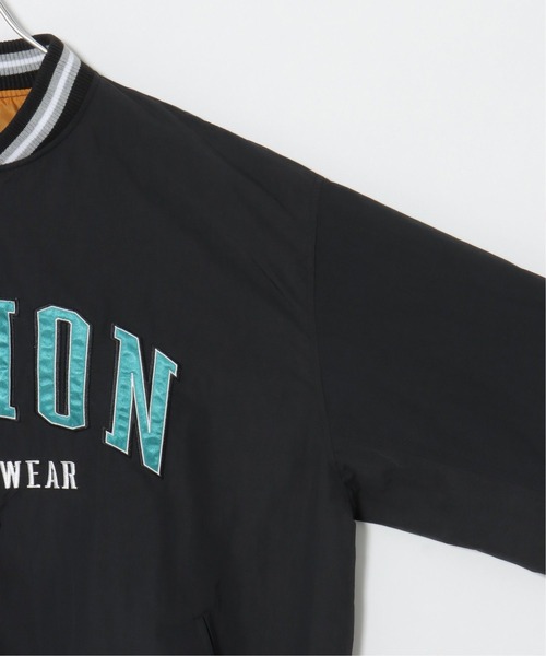 VENCEEXCHANGE（ヴァンスエクスチェンジ）の「VISION STREET WEAR　ビジョンストリートウエア ナイロンカレッジロゴスタジャン　　オーバーサイズ/ビッグシルエット/アメカジ/ストリート/（スタジャン・メンズ・ブラック/グリーン/ブルー/オフホワイト・M/L）」の12枚目の写真