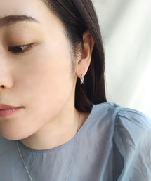 NOIR DE POUPEE フロントツイスト フープピアス リング ゴールド NOIR DE POUPEE フロントツイスト フープピアス リング ゴールド 黒