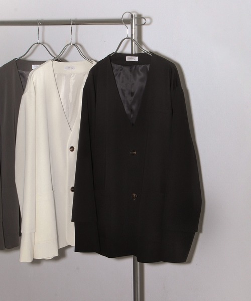 NILWAY(ニルウェイ)の「リッチTRPUダブルカフスルーズシングルノーカラーテーラード(ノーカラージャケット・メンズ・ホワイト/ブラック/チャコール・MEDIUM/LARGE)」の2枚目の写真