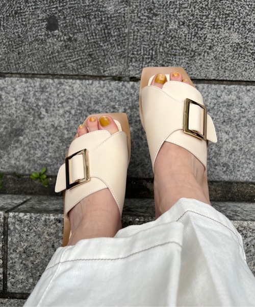 Chez toi（シェトワ）の「バックルフラットサンダル（サンダル・レディース・ブラック/オフホワイト・S/M/L）」の13枚目の写真
