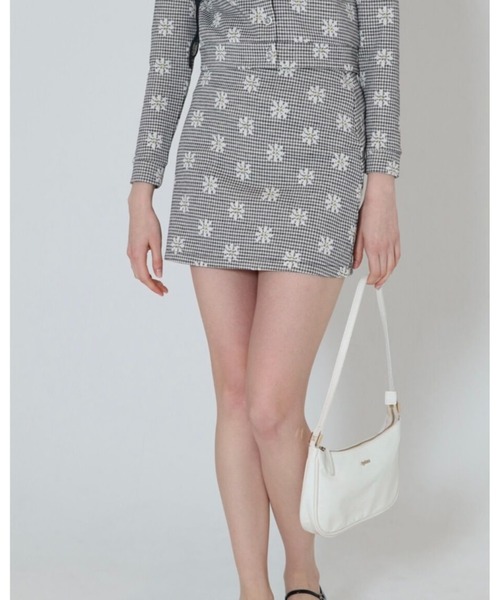 epine（エピヌ）の「gingham flower mini skirt（スカート・レディース・ブラック/レッド・S/M）」の2枚目の写真