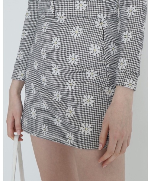 epine（エピヌ）の「gingham flower mini skirt（スカート・レディース・ブラック/レッド・S/M）」の14枚目の写真