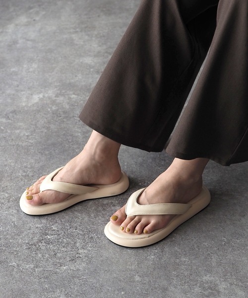 Riberry（リベリー）の「厚底ビーチサンダル（サンダル・レディース・ブラック/ベージュ/アイボリー・MEDIUM/LARGE）」の2枚目の写真