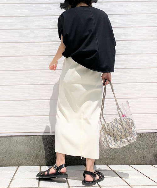 Q(キュー)の「エアリーラウンドT(Tシャツ/カットソー・レディース・ホワイト/ブラック/ワインレッド・MEDIUM)」の10枚目の写真