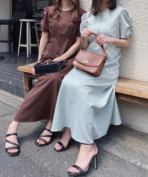 ADIRA(アディラ)の「ギャザースリーブワンピース(ワンピース・レディース・ブラウン/ミント・MEDIUM)」の5枚目の写真