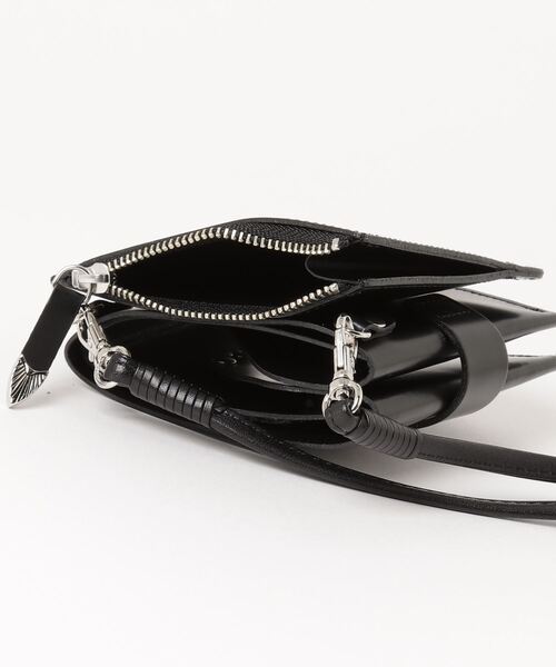 TOGA PULLA（トーガ プルラ）の「TOGA PULLA Leather shoulder wallet