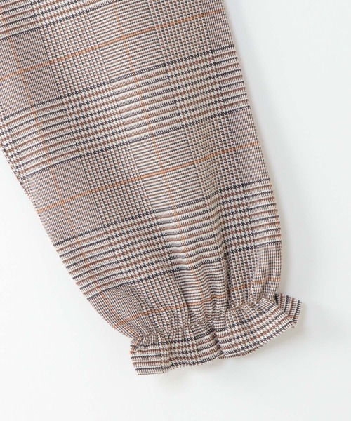 ikka(イッカ)の「【キッズ】チェック袖フリル襟プルオーバー(120~160cm)(スウェット・キッズ・ブラック/キャメル・120/130/140/150/160)」の8枚目の写真