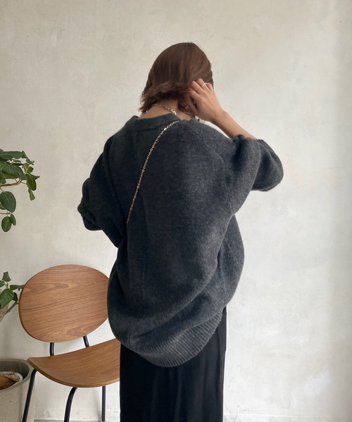 DouDou(ドゥドゥ)の「【新色追加】【WEB限定】BIGシルエットクルーネックプルオーバー(ニット/セーター・レディース・チャコールグレー/ダークグリーン/アイボリー/キャメル・FREE)」の13枚目の写真