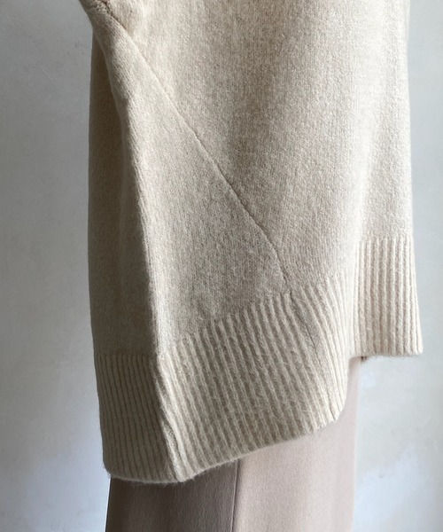 DouDou(ドゥドゥ)の「【新色追加】【WEB限定】BIGシルエットクルーネックプルオーバー(ニット/セーター・レディース・チャコールグレー/ダークグリーン/アイボリー/キャメル・FREE)」の16枚目の写真