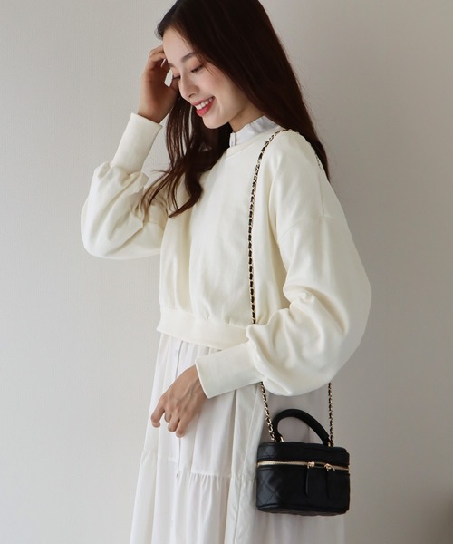 BLUEEAST（ブルーイースト）の「ボリューム袖クロップドスウェット（スウェット・レディース・アイボリー/モカ/グリーン/パープル/ピンクベージュ・MEDIUM）」の2枚目の写真