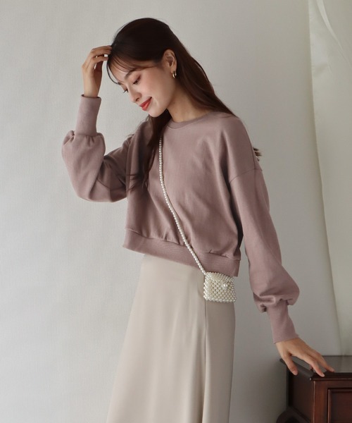 BLUEEAST（ブルーイースト）の「ボリューム袖クロップドスウェット（スウェット・レディース・アイボリー/モカ/グリーン/パープル/ピンクベージュ・MEDIUM）」の3枚目の写真
