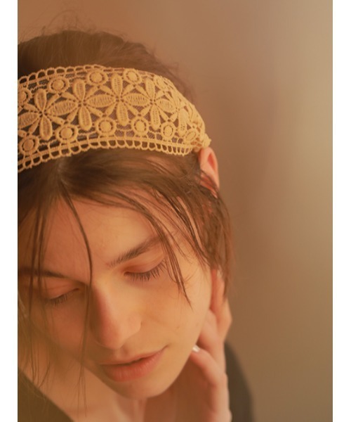 AMAIL(アマイル)の「Mature hedband(カチューシャ・レディース・ベージュ・FREE)」の6枚目の写真