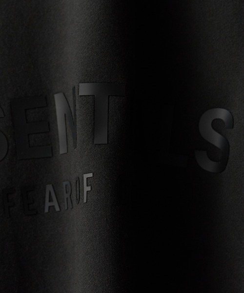 FOG ESSENTIALS（エフオージーエッセンシャルズ）の「FOG ESSENTIALS/エッセンシャルズ BACK LOGO CREW SWEAT SHIRTS スウェット クルースウェット ブランドロゴ（スウェット・メンズ・クリーム/ブラック/ダークベージュ/モスグリーン/オートミール・M/L/S/XL）」の19枚目の写真