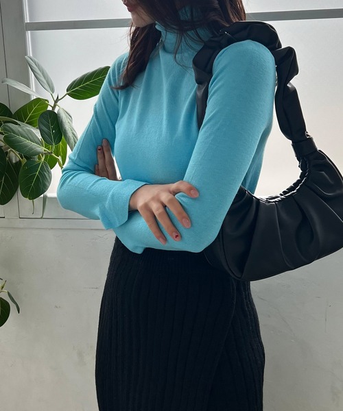 Lamoa（ラモア）の「Lamoa/ハイネック リブニット セーター（ニット/セーター・レディース・ホワイト/ブラウン/グリーン/ピンク/レッド/ベージュ/パープル/イエロー/ブルー/アイボリー/ブラック・FREE）」の7枚目の写真