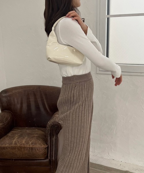 Lamoa（ラモア）の「Lamoa/ハイネック リブニット セーター（ニット/セーター・レディース・ホワイト/ブラウン/グリーン/ピンク/レッド/ベージュ/パープル/イエロー/ブルー/アイボリー/ブラック・FREE）」の14枚目の写真