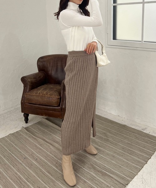 Lamoa（ラモア）の「Lamoa/ハイネック リブニット セーター（ニット/セーター・レディース・ホワイト/ブラウン/グリーン/ピンク/レッド/ベージュ/パープル/イエロー/ブルー/アイボリー/ブラック・FREE）」の22枚目の写真