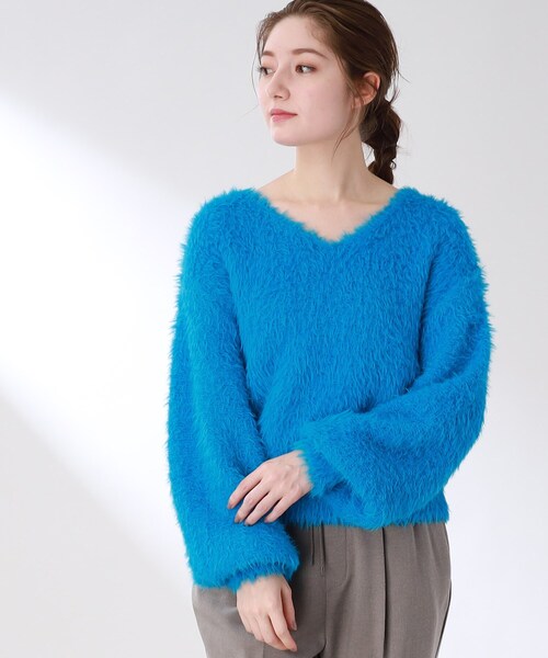 THE SHOP TK （ザ ショップ ティーケー ）の「◆【ふわふわ/シャギー】フェザーヤーンVネックニット（ニット/セーター・レディース・オレンジ/オフホワイト/ブルー・12）」の2枚目の写真