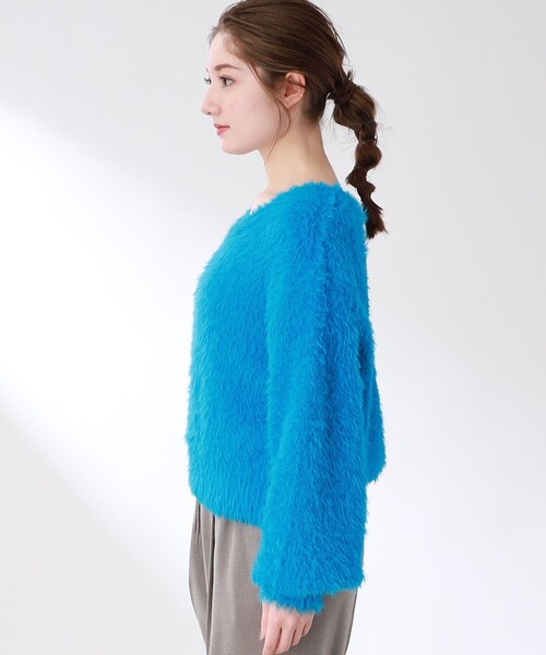 THE SHOP TK （ザ ショップ ティーケー ）の「◆【ふわふわ/シャギー】フェザーヤーンVネックニット（ニット/セーター・レディース・オレンジ/オフホワイト/ブルー・12）」の7枚目の写真