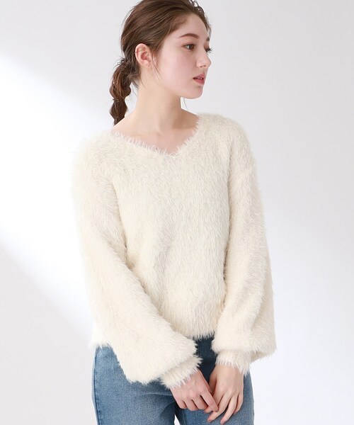 THE SHOP TK （ザ ショップ ティーケー ）の「◆【ふわふわ/シャギー】フェザーヤーンVネックニット（ニット/セーター・レディース・オレンジ/オフホワイト/ブルー・12）」の12枚目の写真